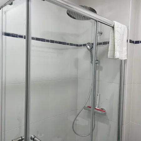 Confort 2 Bedrooms Apartmán *